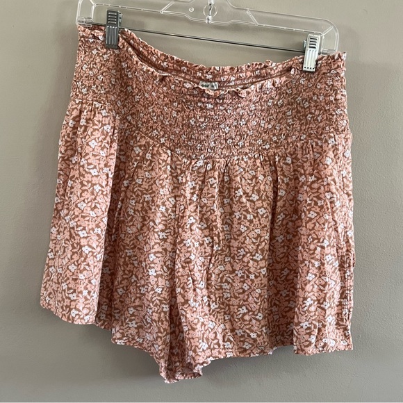 aerie Pants - Aerie Pink and Tan Flowy Shorts Floral